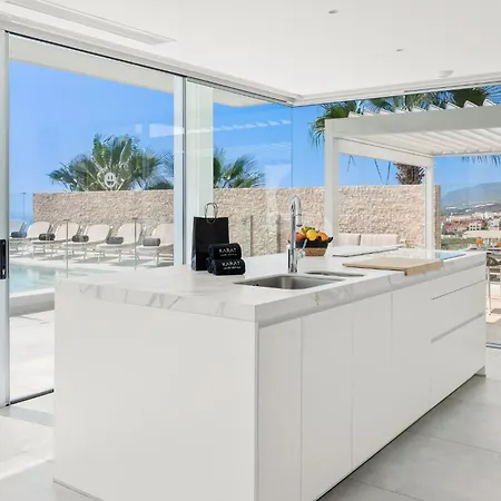 Karat Zambrano Villa Guia de Isora (Tenerife)